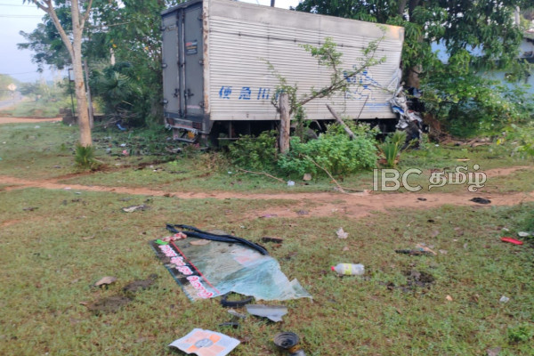 வவுனியாவில் விபத்தில் சிக்கி நால்வர் படுகாயம்...! | Accident At Chettikulam In Vavuniya