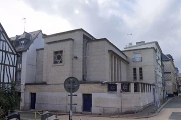 பிரான்சில் தேவாலயத்துக்கு தீவைக்க முயன்ற நபர்: பொலிசார் அதிரடி