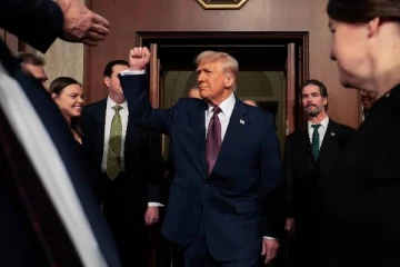 இராணுவச் சட்டத்தை அமுலுக்கு கொண்டுவரும் ஜனாதிபதி ட்ரம்ப்: வெளிவரும் புதிய பின்னணி