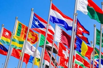 மக்கள் அதிகம் இடம்பெயர விரும்பும் டாப் 10 நாடுகள்., முதலிடத்தில் உள்ள நாடு எது தெரியுமா?