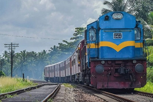 கொழும்பு கோட்டையிலிருந்து கண்டி வரையில் விசேட ரயில் சேவை | Special Train Service From Colombo Fort To Kandy