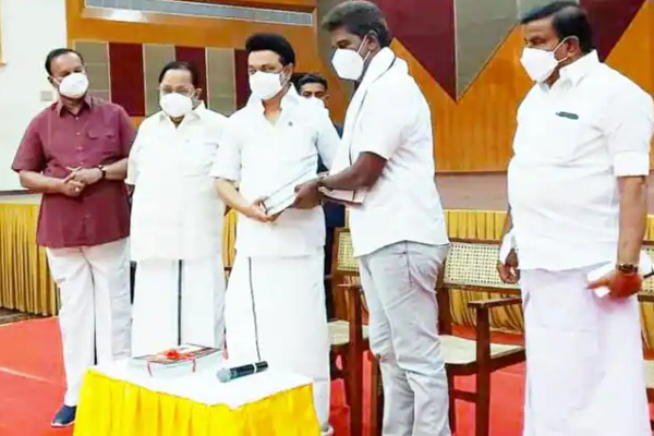 திமுகவில் இணைந்த மகேந்திரனுக்கு மேயர் பதவி..முதலமைச்சர் ஸ்டாலின் வகுக்கும் வியூகம் என்ன? | Dmk Mkstalin திமுகவில் இணைந்த மகேந்திரனுக்கு மேயர் பதவி..முதலமைச்சர் ஸ்டாலின் வகுக்கும் வியூகம் என்ன? | Dmk Mkstalin