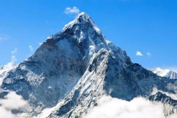 எவரெஸ்ட் உச்சிக்கு சென்ற இருவருக்கு நேர்ந்த துயரம்: சோகத்தை ஏற்படுத்திய சம்பவம்