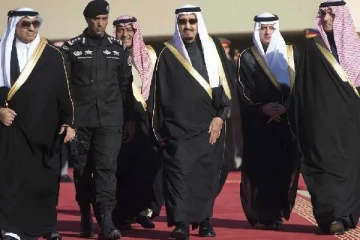 எலான் மஸ்க், அம்பானியைவிடவும்... உலகிலேயே பெரும் கோடீஸ்வர குடும்பம்: இவர்களின் சொத்து மதிப்பு