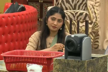 கதறி கதறி அழுத ஜூலி... வெளிவந்த உண்மை முகம்! காட்டுத் தீயாய் பரவும் அடுத்த குறும்படம்