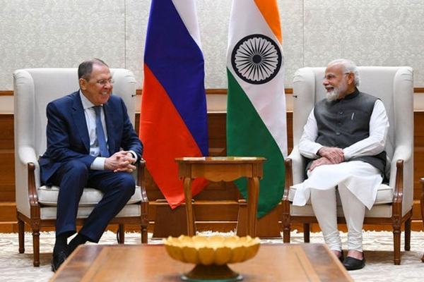 உக்ரைன் மீதான போரை நிறுத்த நடவடிக்கை தேவை - பிரதமர் மோடி வலியுறுத்தல்..! | Russia Minister Of Foreign Affairs Meet Pm Modi