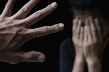 மனைவியுடன் கட்டாய உறவில் ஈடுபடுவது பாலியல் வன்கொடுமையா? உச்சநீதிமன்றம் பதில்!