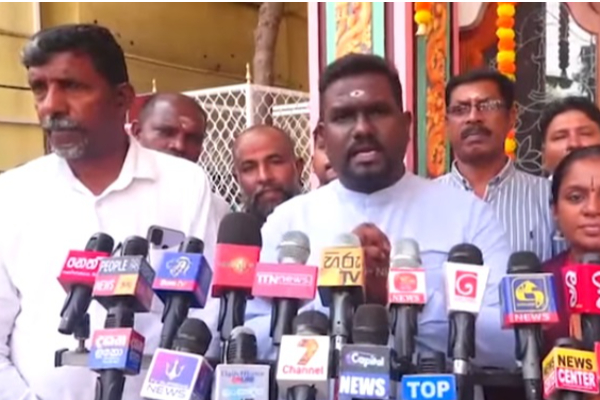 அலிபாபாவும் 40 திருடர்களும் பங்குபற்றிய நுகேகொடை பேரணி | Nugegoda Rally Alibaba And The 40 Thieves அலிபாபாவும் 40 திருடர்களும் பங்குபற்றிய நுகேகொடை பேரணி | Nugegoda Rally Alibaba And The 40 Thieves