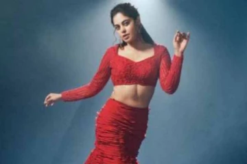 பிக்பாஸ் பிரபலமமும், நடிகையுமான பிந்து மாதவியின் அழகிய புகைப்படங்கள்