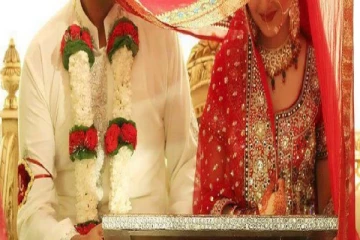 80 வயது தாத்தாவை திருமணம் செய்த 25 வயது யுவதி; க்ஷாக்கில் இணையவாசிகள்!