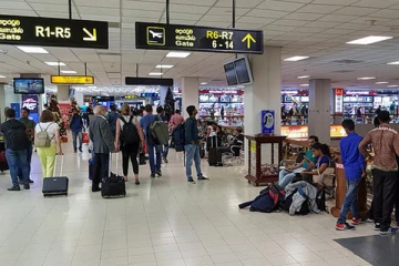 மக்கள் அதிகளவில் நாட்டை விட்டு செல்வார்கள்! உலக வங்கி விடுத்துள்ள எச்சரிக்கை