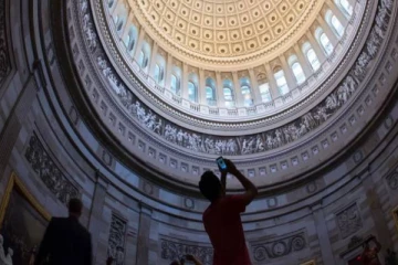 40 ஆண்டுகளுக்குப் பின்னர் கேபிடல் ரோட்டுண்டாவில் நடைபெற்ற பதவியேற்பு!