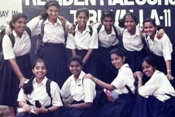 புகைப்படத்தில் உள்ள சிறுமிகளில் ஒரு நட்சத்திர நடிகை இருக்கிறார்.. அட இவரா?