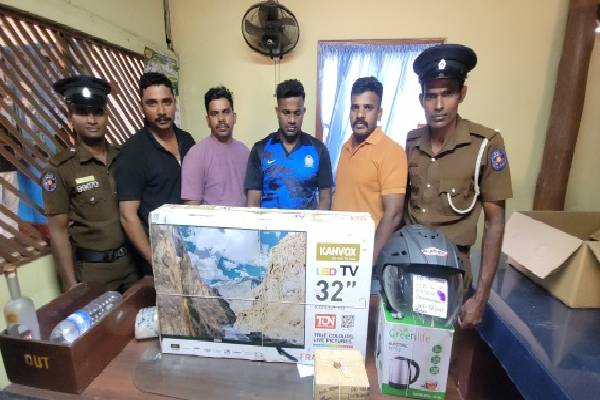 யாழ். வீடொன்றில் இடம்பெற்ற திருட்டு சம்பவம் ; இரகசிய தகவலில் பொலிஸாரின் அதிரடி நடவடிக்கை | Jaffna Incident House Police Take Swift Action