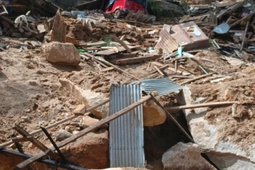 கண்டி மாவட்டத்தில் ஏற்பட்டுள்ள மற்றுமொரு சிக்கல் ; ஒரே நேரத்தில் பல பகுதிகளுக்கு சிவப்பு அறிவிப்பு