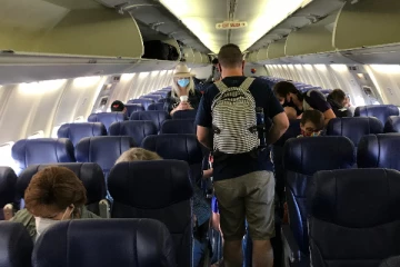 கட்டுநாயக்க விமான நிலையத்தில் சிரேஷ்ட பாதுகாப்பு அதிகாரி அதிரடிக் கைது