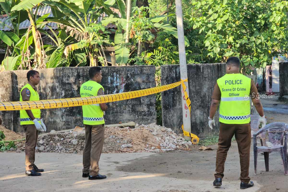 யாழில் இளைஞரொருவர் கூரிய ஆயுதத்தால் தாக்கி படுகொலை | Attack In Jaffna One Dead யாழில் இளைஞரொருவர் கூரிய ஆயுதத்தால் தாக்கி படுகொலை | Attack In Jaffna One Dead