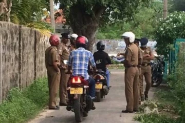 கொழும்பில் காரில் பயணித்த பெண்ணை கொடூரமாக தாக்கிய பெண்!