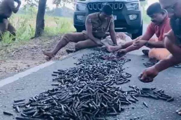 குளத்தில் இருந்து 8,188 தோட்டாக்கள் மீட்பு