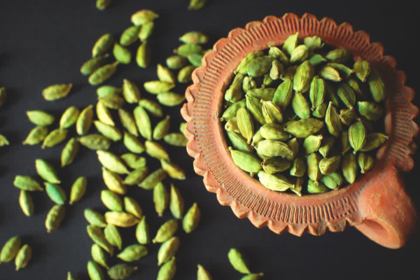 தினமும் ஒரு ஏலக்காய் சாப்பிடுவதால் இத்தனை நன்மையா? இரத்த சர்க்கரை முதல் செரிமானம் வரை | So Many Benefits From Eating A Cardamom Every Day