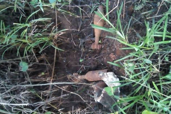 வவுனியாவில் மீட்கப்பட்ட அபாயகரமான பொருள்கள்! | Vavuniya Motor Bombs Gun Recovered Police