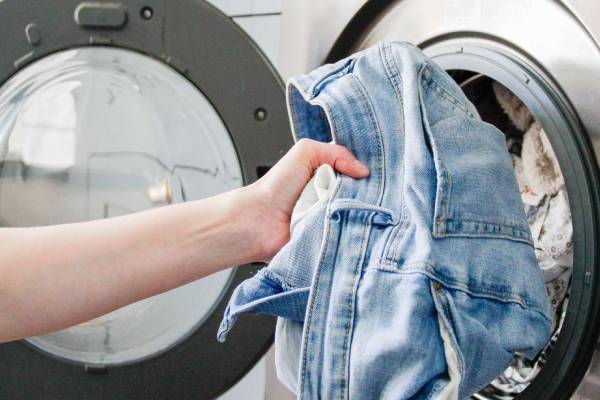 ஜீன்ஸ் பேண்ட் துவைக்க போடும் பழக்கம் இருக்கா? எச்சரிக்கும் மருத்துவர் | How Often Should You Wash Mens Jeans