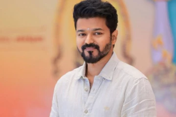 விஜய் பாதி கதை கேட்டு நிராகரித்த படம்.. கோபமான இயக்குனர்! வேறு ஹீரோ நடித்து சூப்பர்ஹிட்