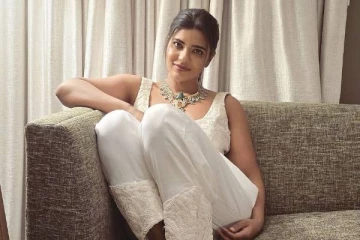 மாடர்ன் உடையில் நடிகை ஐஸ்வர்யா ராஜேஷ்.. இப்படி மாறிட்டாங்க..