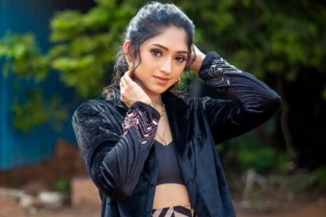 பிரபல சீரியல் நடிகை ஸ்வாதி ஷர்மாவின் ஸ்டைலிஷ் போட்டோஸ்