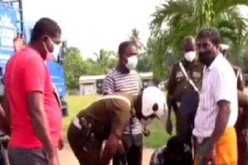 எரிவாயு கொள்வனவு செய்ய காத்திருந்தவர் மயங்கி விழுந்ததால் பரபரப்பு!