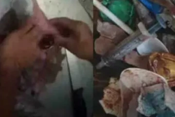 පාරිභෝගිකයෙකු මිලදී ගත් මාළුවෙකුගේ බඩේ තිබී හමු වූ අදහා ගත නොහැකි දේවල්  (VIDEO)