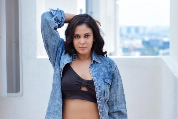 சைஸ் என்ன.. ஆபாச கேள்விக்கு நடிகை சாந்தினி கூலான பதில்