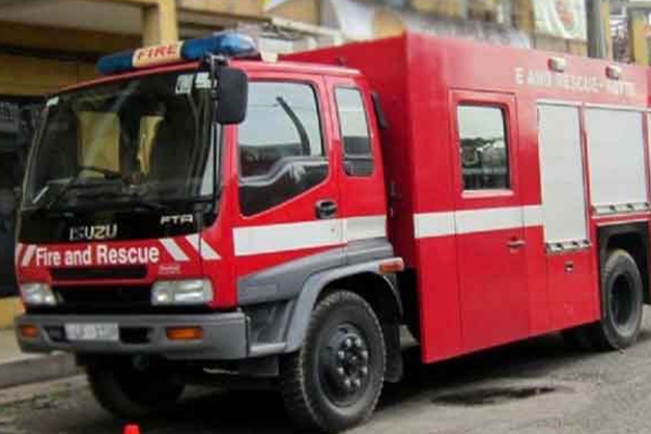 கொழும்பிலுள்ள விற்பனை நிலையத்தில் திடீர் தீ பரவல்! | A Sudden Fire Spread At The Store In Colombo