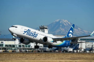 மொத்த விமான சேவையையும் ரத்து செய்த பிரபல விமான சேவை நிறுவனம்