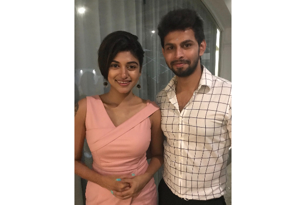 நடிகை ஓவியாவை சந்தித்த பிக் பாஸ் 5 பிரபலம்.. யாருனு பாருங்க | Oviya With Bigg Boss 5 Star