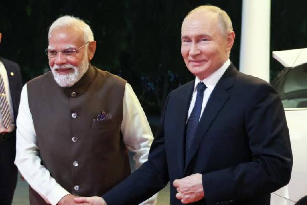 ட்ரம்பின் அழுத்தம்... ரஷ்யாவை புறக்கணித்து அதிக விலைக்கு எண்ணெய் வாங்கும் இந்தியா | India Heading For Costlier Oil