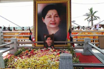 ஜெயலலிதா சமாதியில் அணையா விளக்கு அணைந்தது - தொண்டர்கள் அதிர்ச்சி