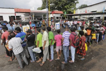 இலங்கையில் மக்கள் புரட்சி வெடிக்க வேண்டும்: மக்கள் ஆவேசத்துடன் கருத்து (Video)