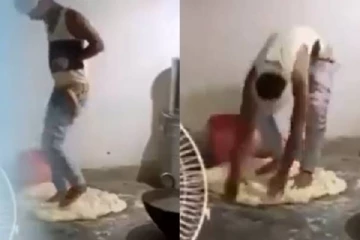 பானி பூரிக்கு காலில் மிதித்து மா பிசையும் இளைஞர்! சர்ச்சைக்குரிய வீடியோ - கொதித்தெழுந்த நெட்டிசன்கள்