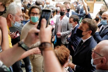 பிரான்ஸ் ஜனாதிபதி தாக்கப்பட்ட சம்பவம்; மற்றுமொரு திடுக்கிடும் தகவல்!