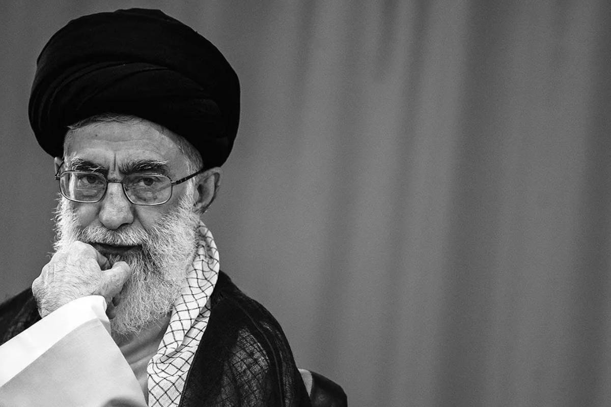 குறிவைக்கப்பட்ட கமேனியின் நெருங்கிய ஆலோசகர்...! | Iran Diplomat Kamal Kharazi Hit By Airstrike