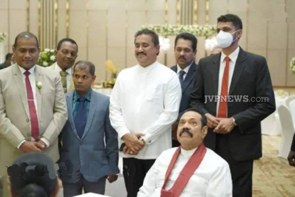 மீண்டும் சூடுபிடிக்கும் கொழும்பு அரசியல் களம்... திடீரென சந்தித்த ரணில் - மஹிந்த! | Mahinda Met Ranil Colombo Politics Budget