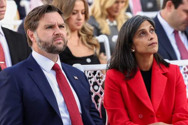 மனைவி குழந்தைகளை இந்தியாவுக்கு அனுப்புங்கள்: அமெரிக்க துணை அதிபருக்கு நெட்டிசன்கள் பதிலடி | Jd Vance Send Your Wife Children India Netizens மனைவி குழந்தைகளை இந்தியாவுக்கு அனுப்புங்கள்: அமெரிக்க துணை அதிபருக்கு நெட்டிசன்கள் பதிலடி | Jd Vance Send Your Wife Children India Netizens