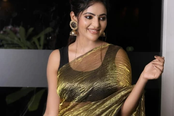 ட்ரான்ஸ்பரென்ட் சேலையில் நடிகை அதுல்யா ரவி அழகிய போட்டோஷூட்