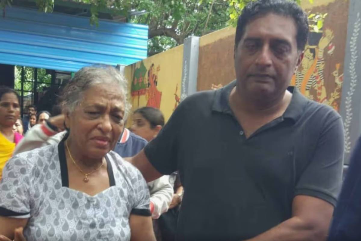 தனது குடும்பத்தில் முக்கிய நபரை இழந்த நடிகர் பிரகாஷ் ராஜ்.... துக்கத்தில் குடும்பம் | Actor Prakash Raj Mother Passes Away
