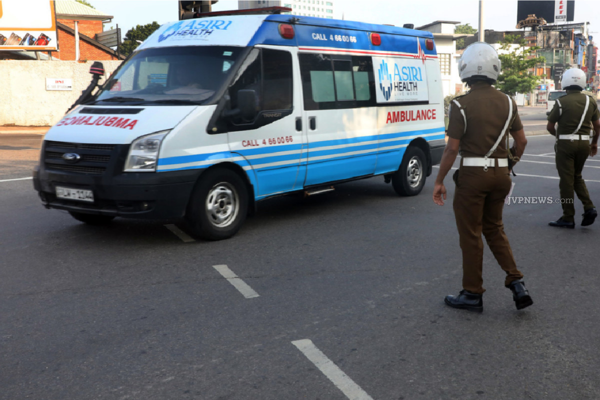 நோயாளர் காவு வண்டி - முச்சக்கர வண்டி மோதி விபத்து; ஒருவர் பலி | Ambulance Three Wheeler Collision One Dead