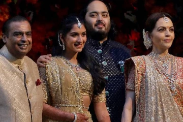 மருதானி போடும் பெண்!! அம்பானி ஒரு நாளை கொடுத்த சம்பளம் இவ்வளவா?