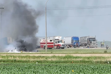 கனடாவில் கோர விபத்து! 15 பேர் பலி- 10 பேர் படுகாயம்