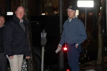 அமெரிக்க அதிபரை அதிர்ச்சிக்குள்ளாக்கிய சம்பவம் (காணொளி)