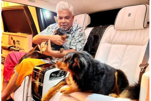 உலக பிரபலமான Rolls Royce Phantom காரை கொள்வனவு செய்த டட்லி சிறிசேன | Dudley Sirisena Buys World Famous Rolls Royce Car
